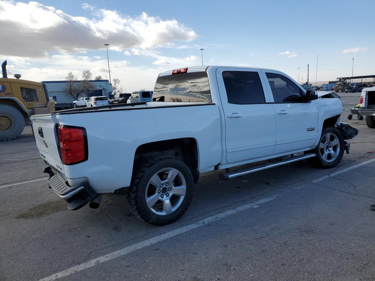 2018 CHEVROLET SILVERADO - Фото 3