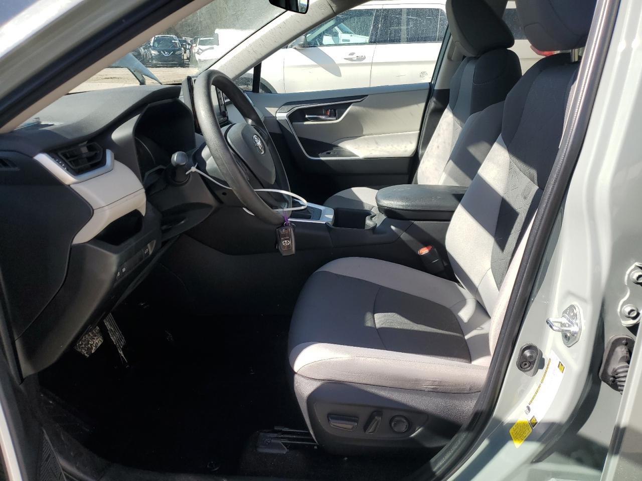 2022 TOYOTA RAV4 XLE - Image 7