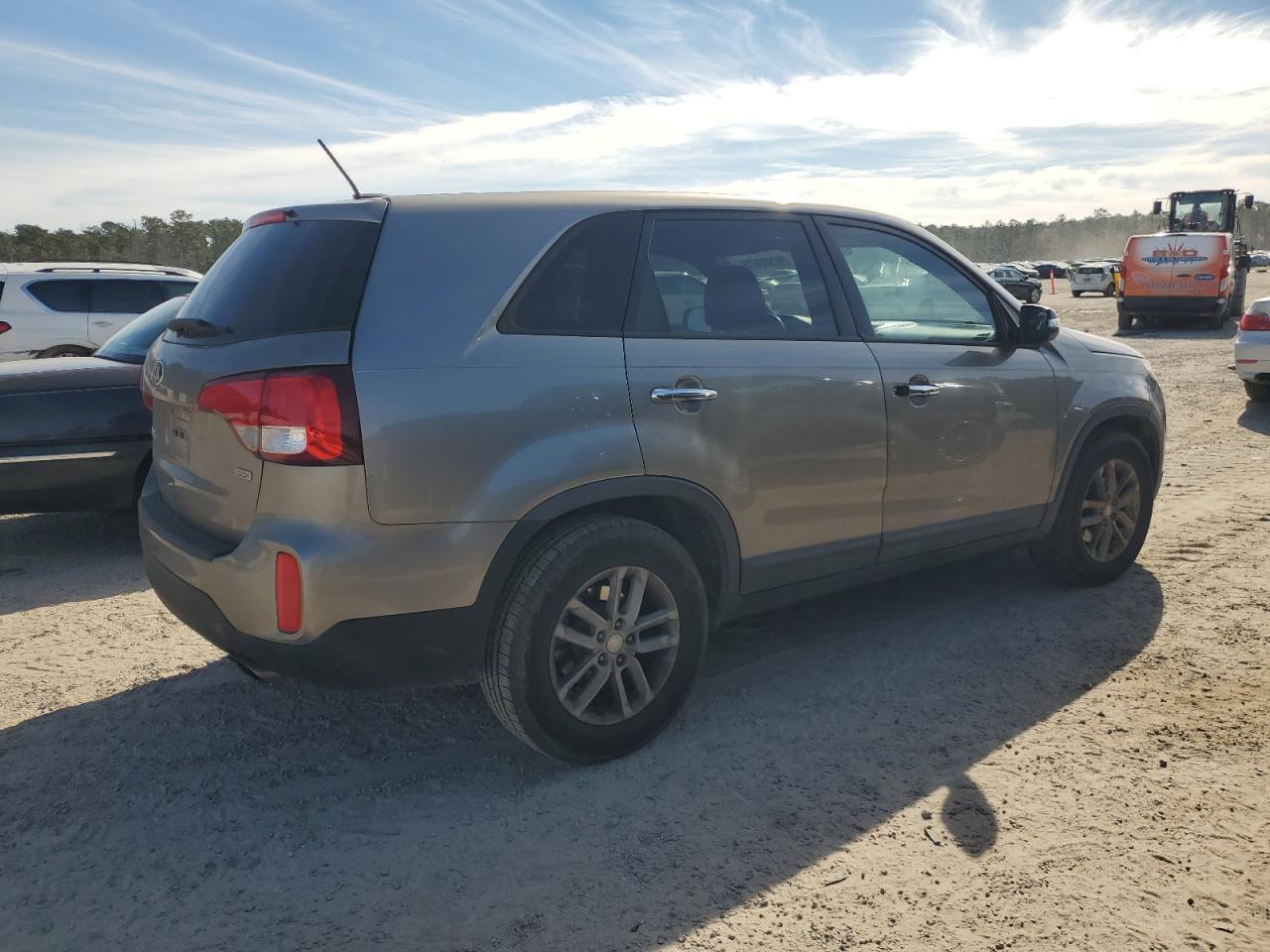 2015 KIA SORENTO LX - Image 3