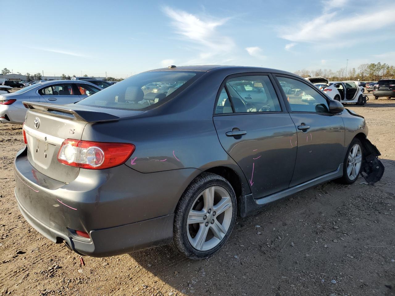 2013 TOYOTA COROLLA BA - Фото 3