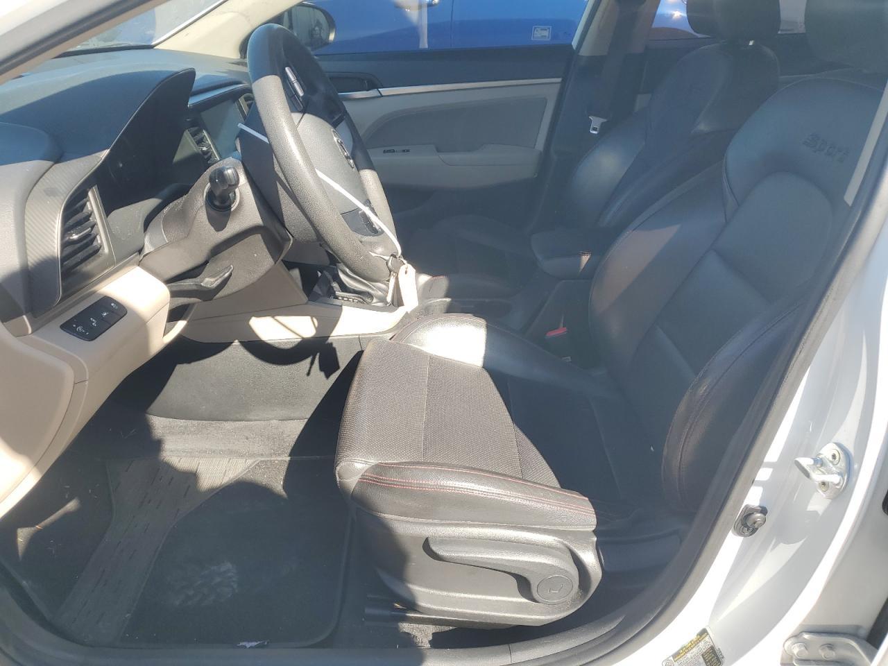 2019 HYUNDAI ELANTRA SE - Фото 7