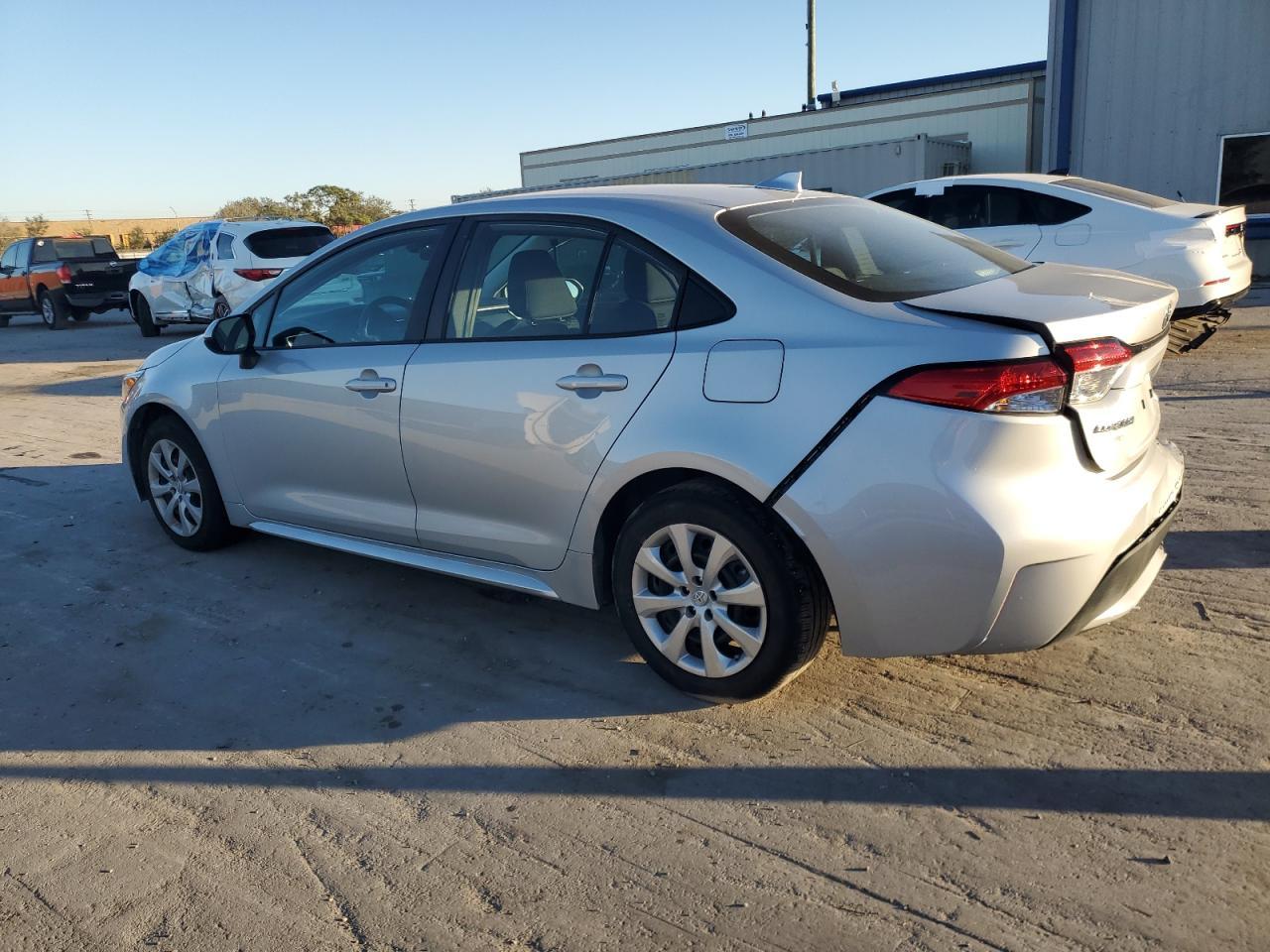 2022 TOYOTA COROLLA LE - Image 2