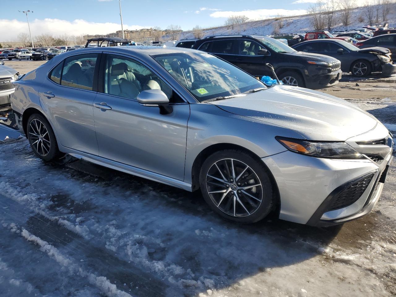 2021 TOYOTA CAMRY SE - Фото 4