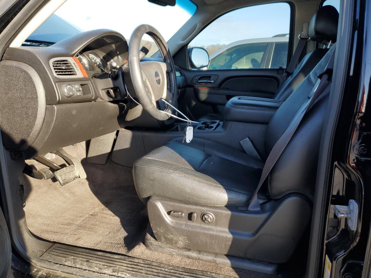 2012 GMC YUKON SLT - Image 7