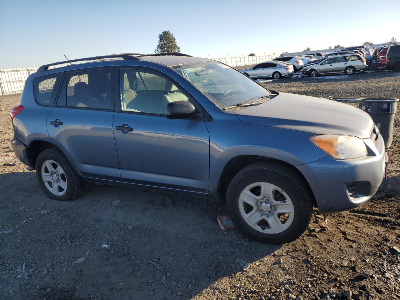 2011 TOYOTA RAV4 - Фото 4