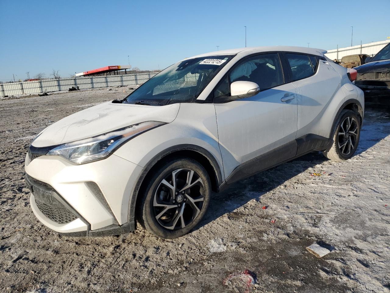 2022 TOYOTA C-HR XLE