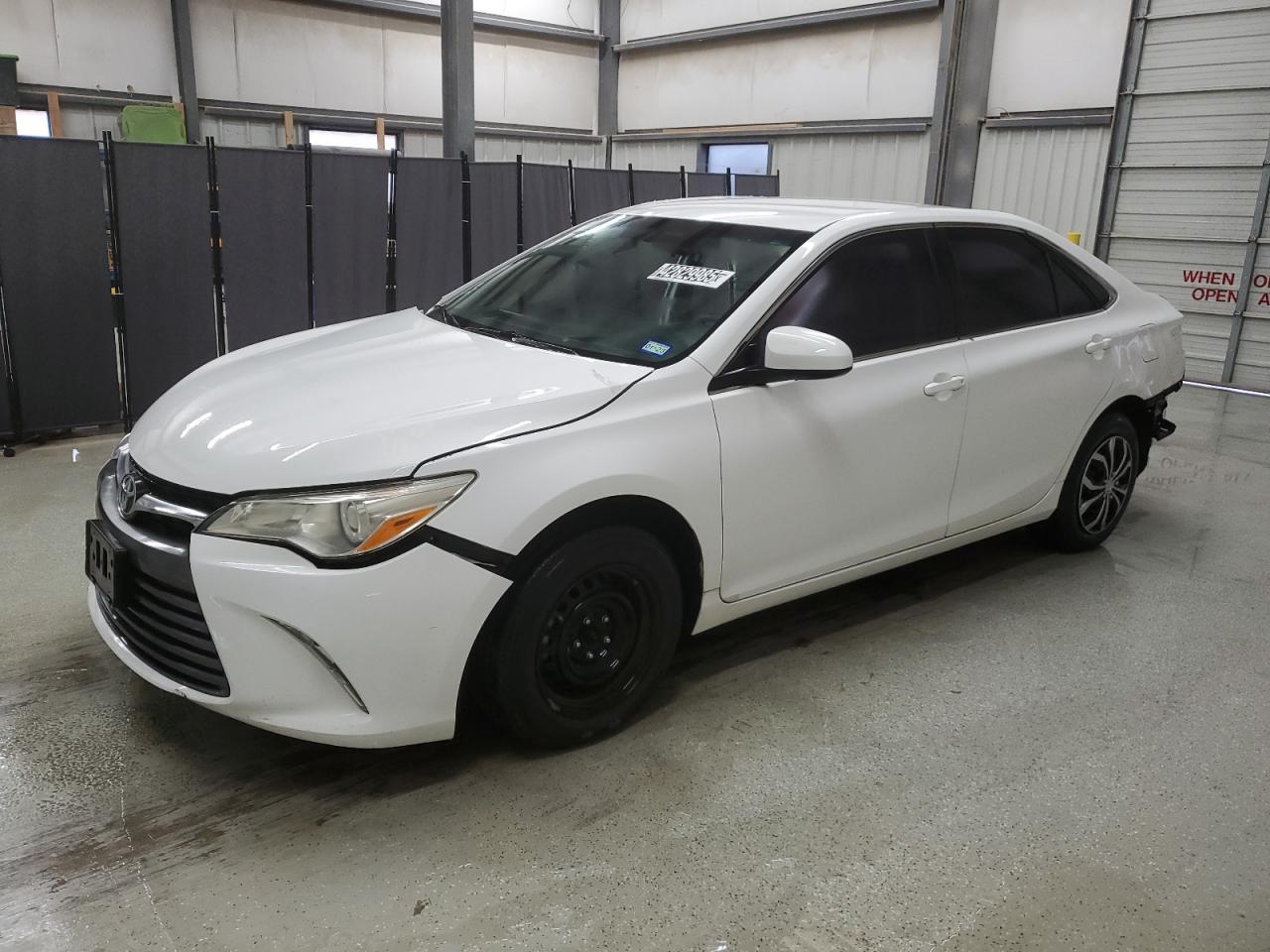 2016 TOYOTA CAMRY LE