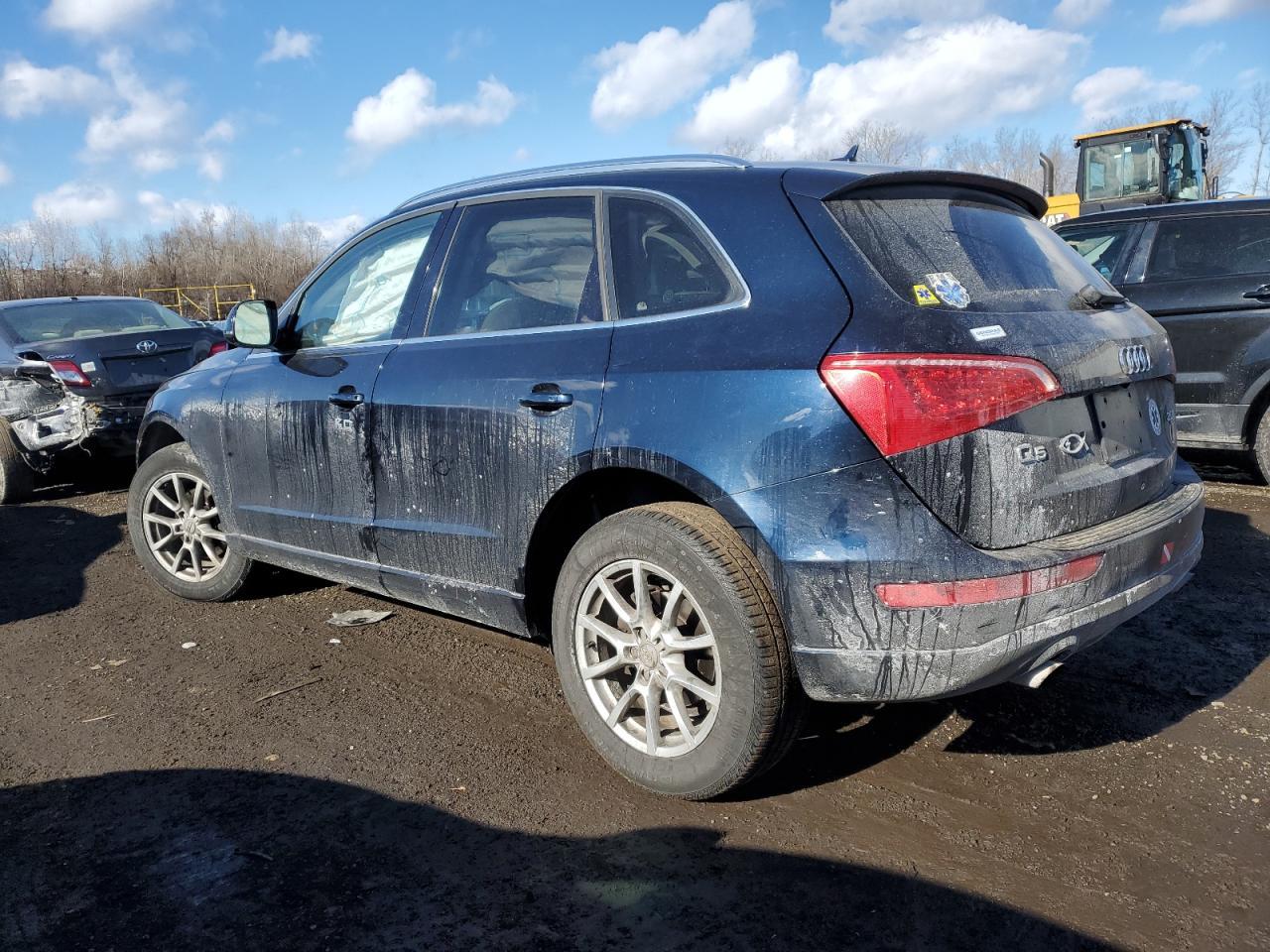 2011 AUDI Q5 PREMIUM - Image 2