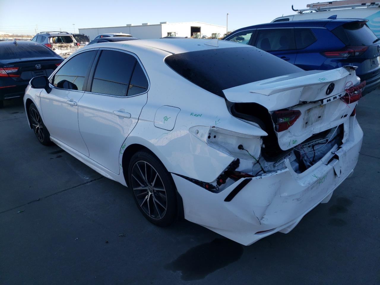 2021 TOYOTA CAMRY SE - Фото 2