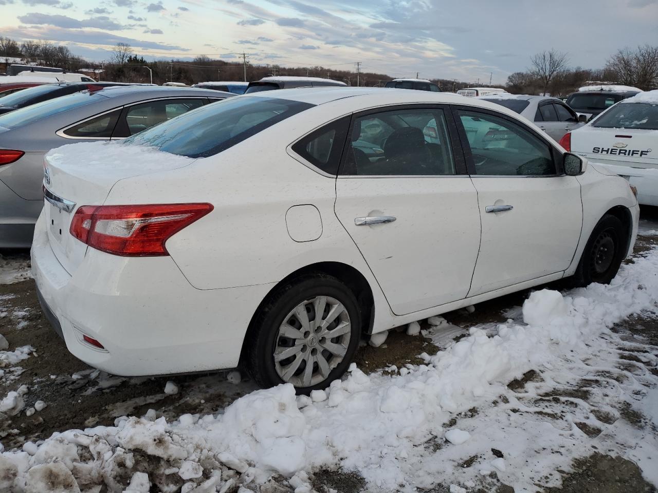 2017 NISSAN SENTRA S - Фото 3