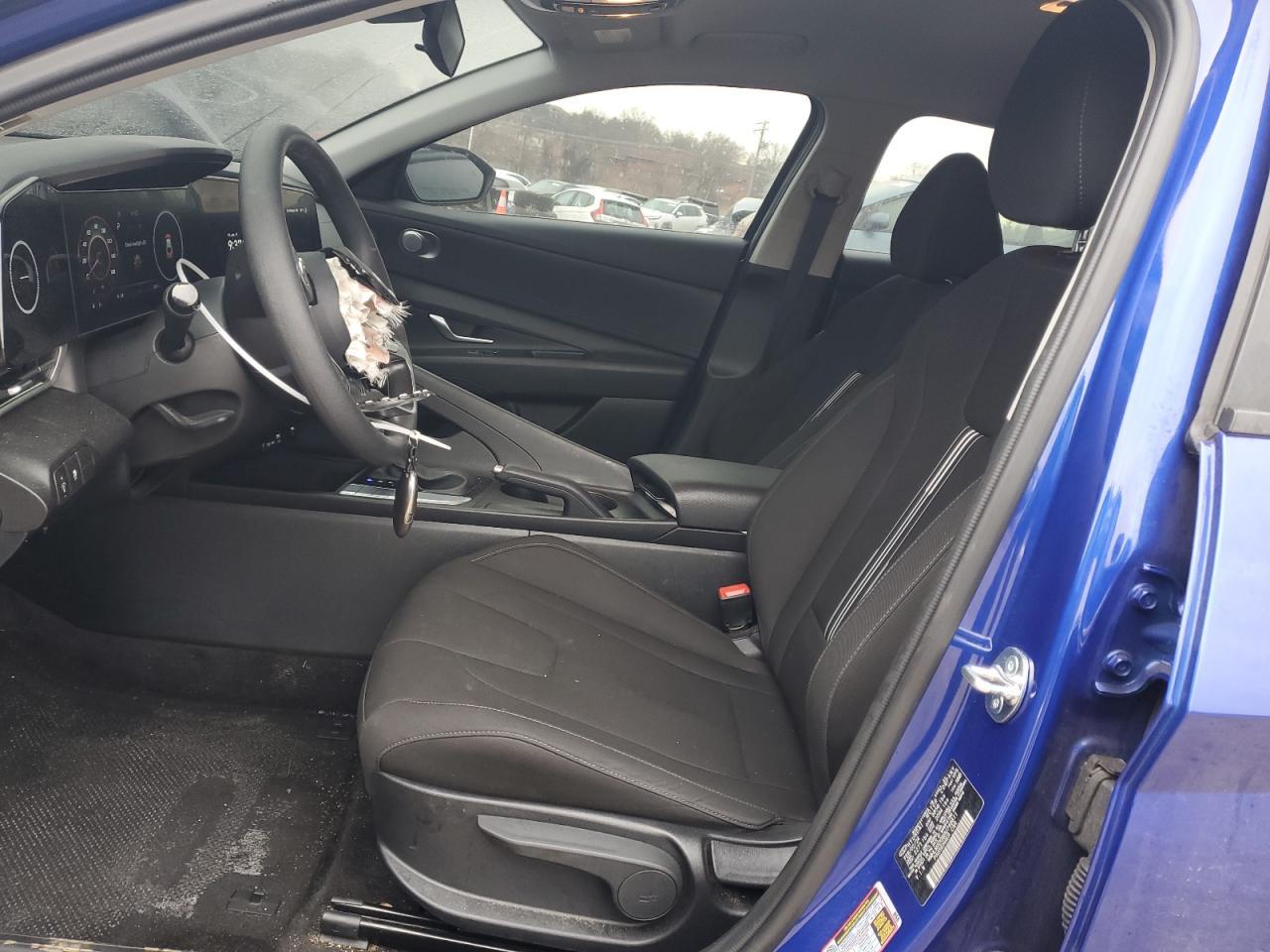 2024 HYUNDAI ELANTRA SE - Фото 7