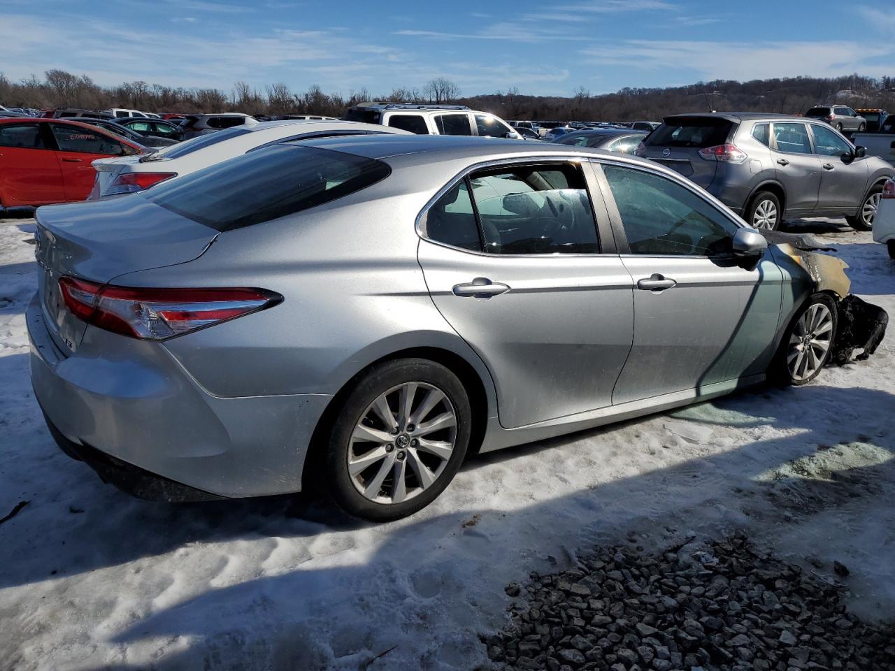 2018 TOYOTA CAMRY L - Фото 3
