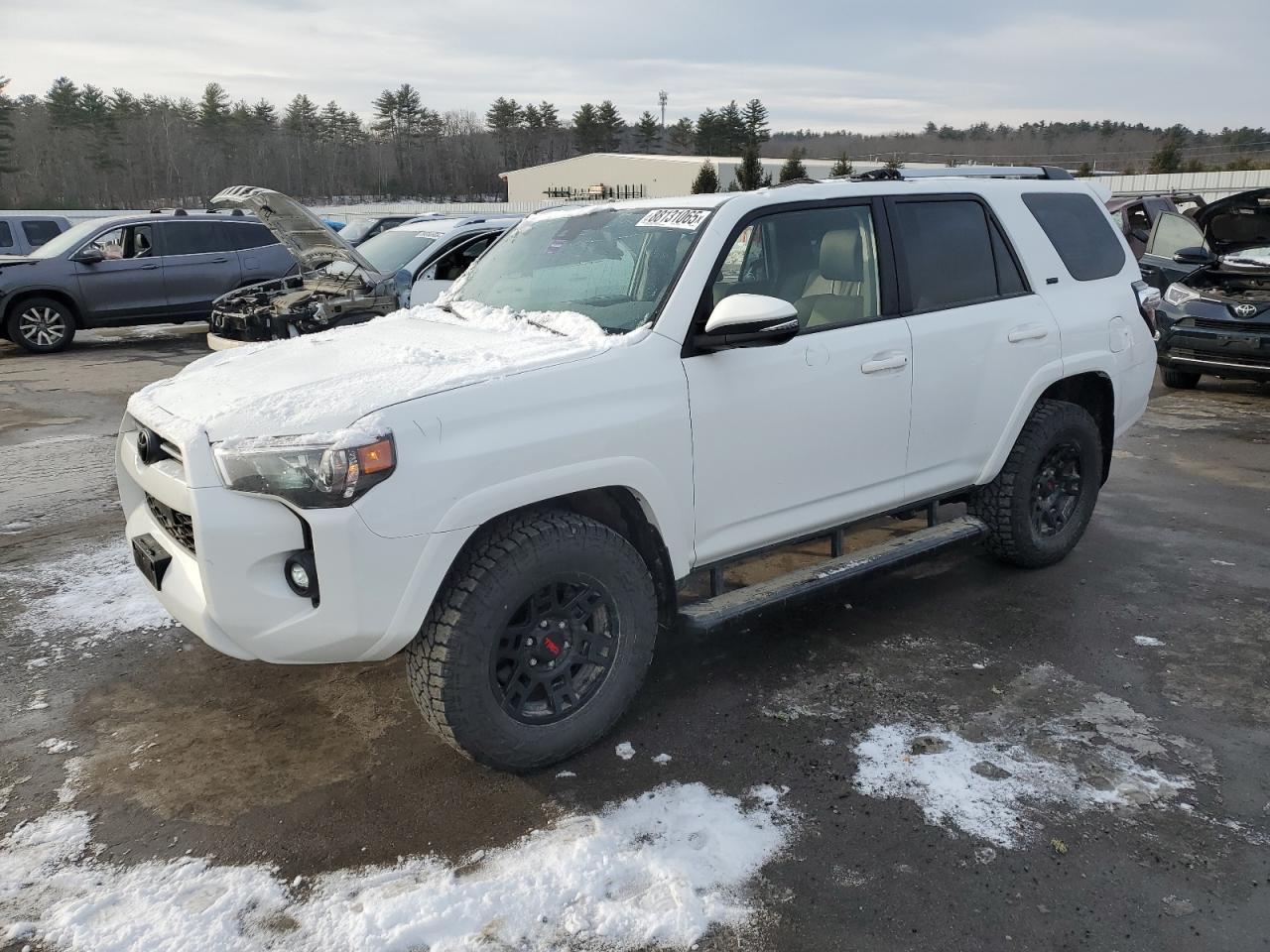 2024 TOYOTA 4RUNNER SR