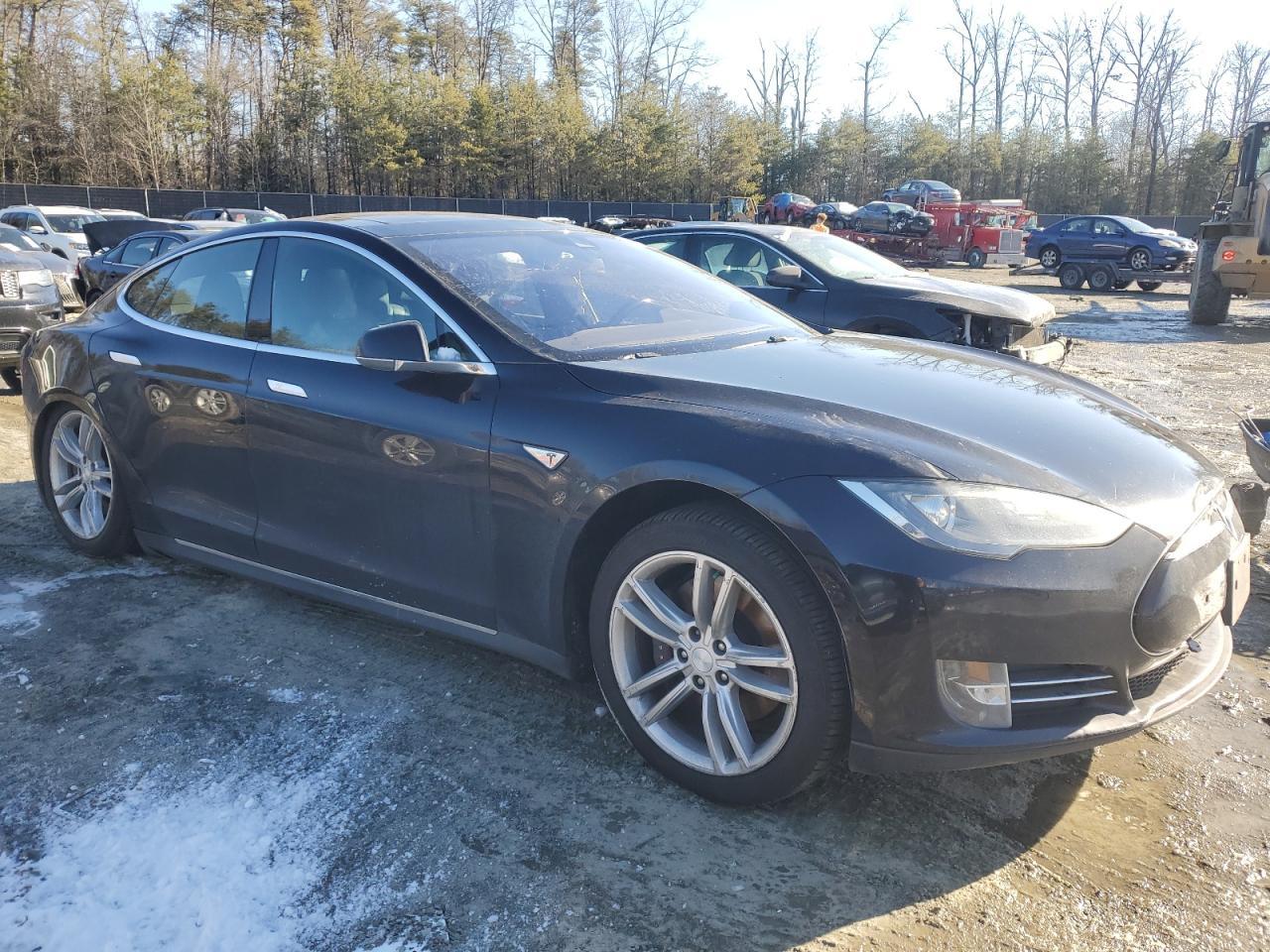 2015 TESLA MODEL S 90 - Фото 4