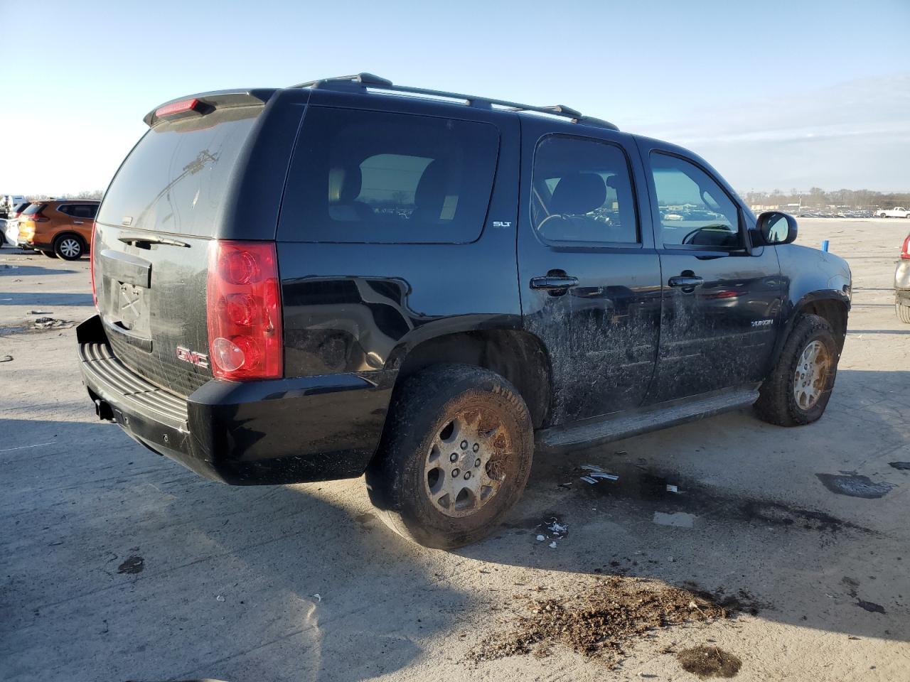 2012 GMC YUKON SLT - Image 3