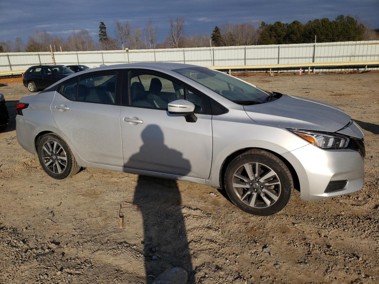 2021 NISSAN VERSA SV - Фото 4