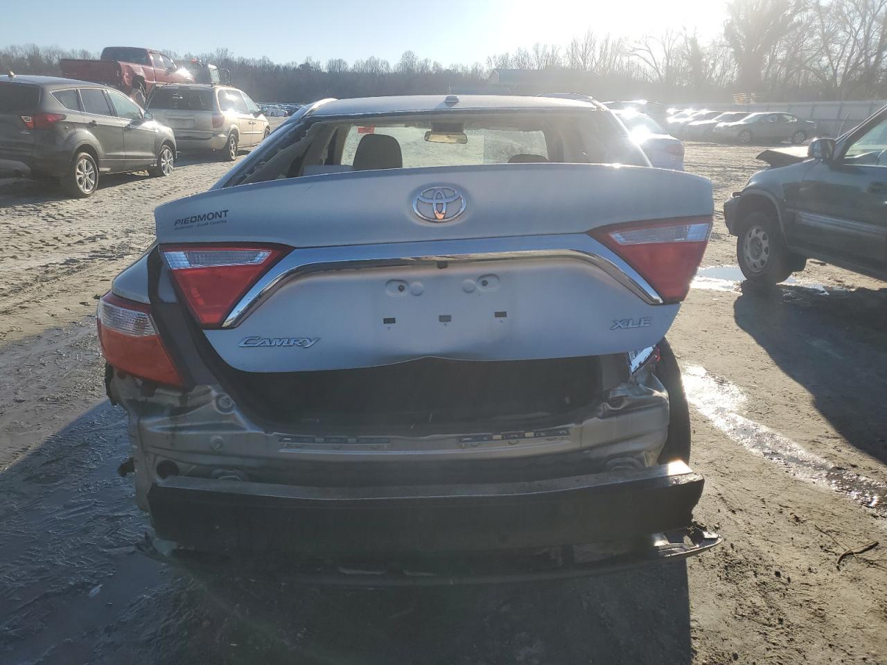 2017 TOYOTA CAMRY LE - Фото 6
