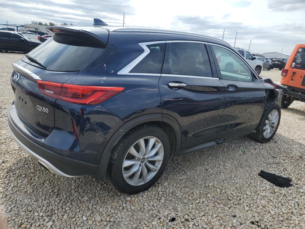 2019 INFINITI QX50 ESSEN - Image 3