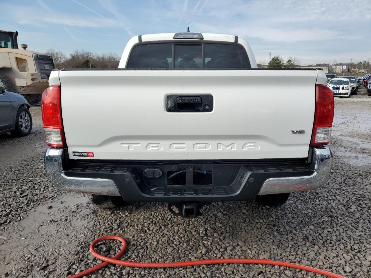 2017 TOYOTA TACOMA DOU - Фото 6