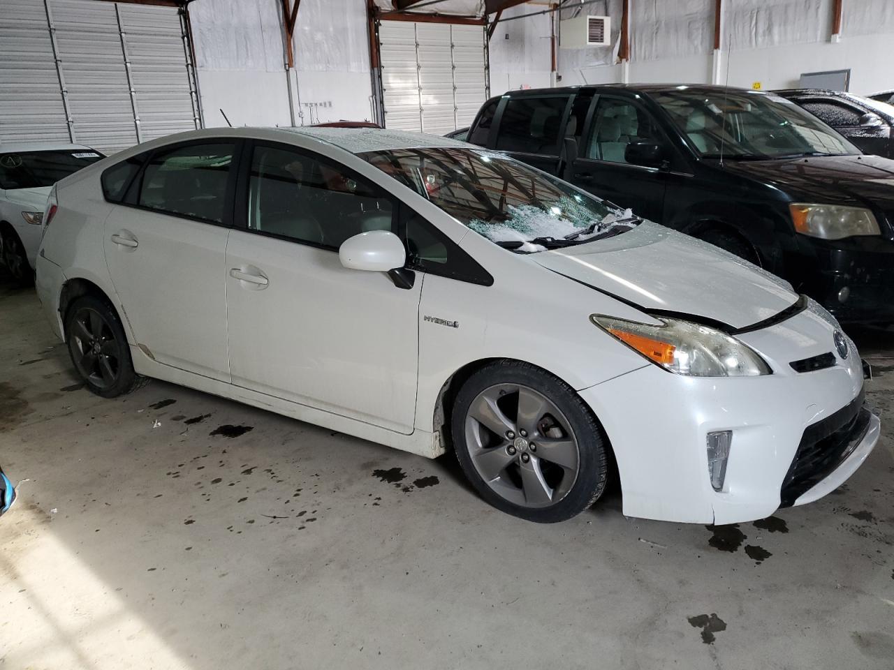 2013 TOYOTA PRIUS - Фото 4