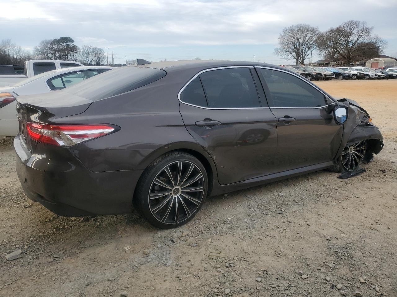 2020 TOYOTA CAMRY LE - Image 3