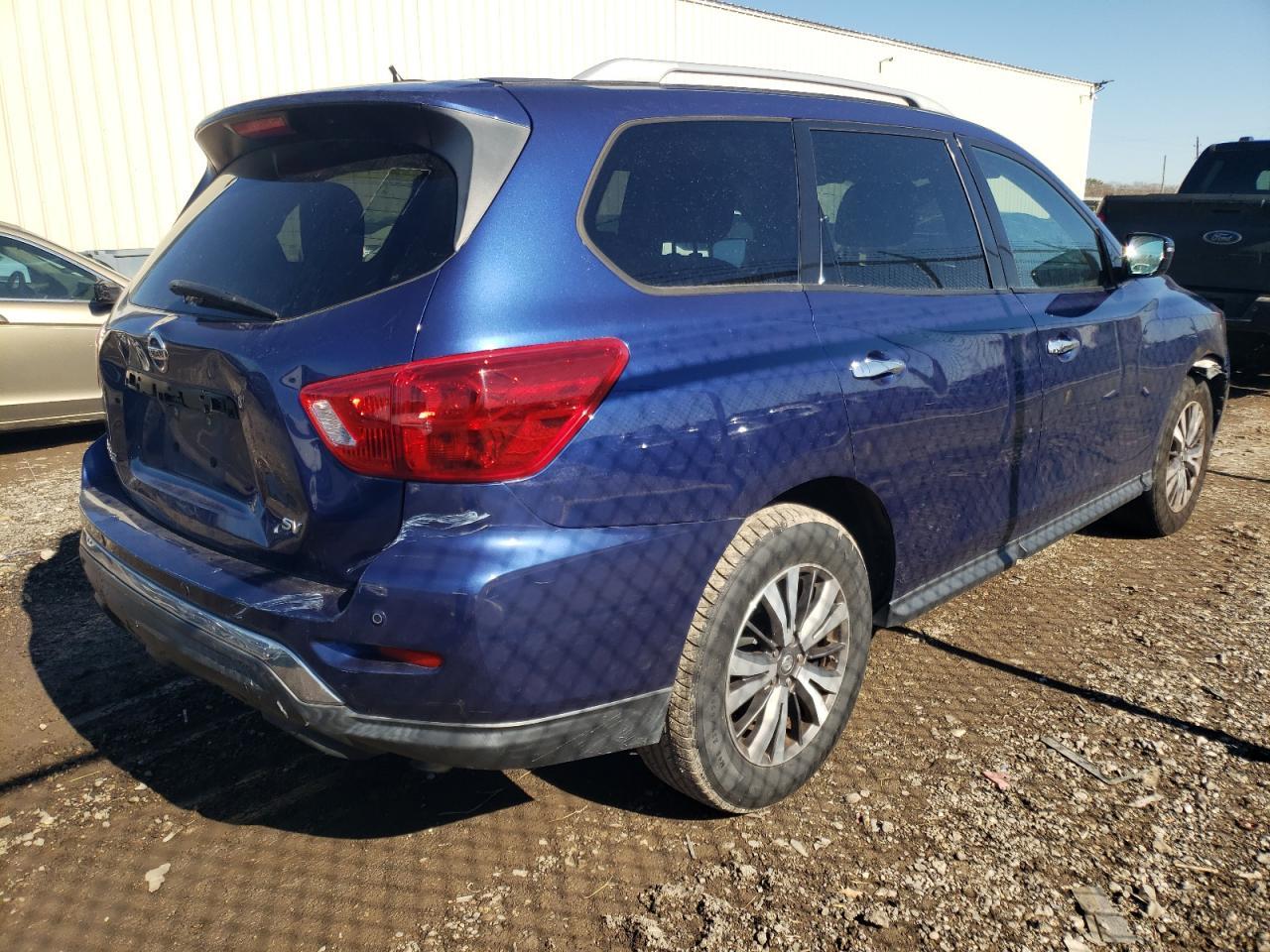2017 NISSAN PATHFINDER - Фото 3