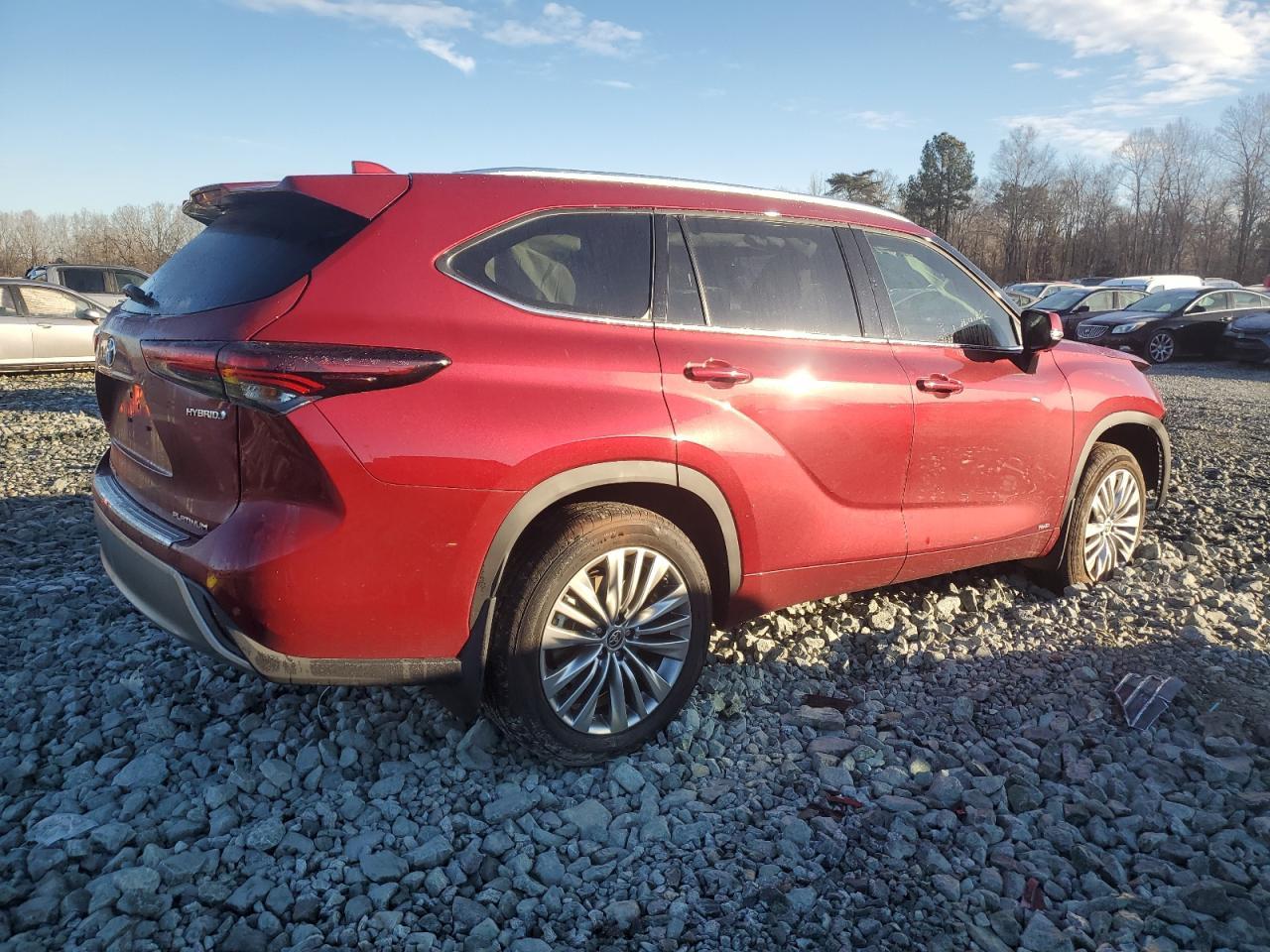 2024 TOYOTA HIGHLANDER - Image 3