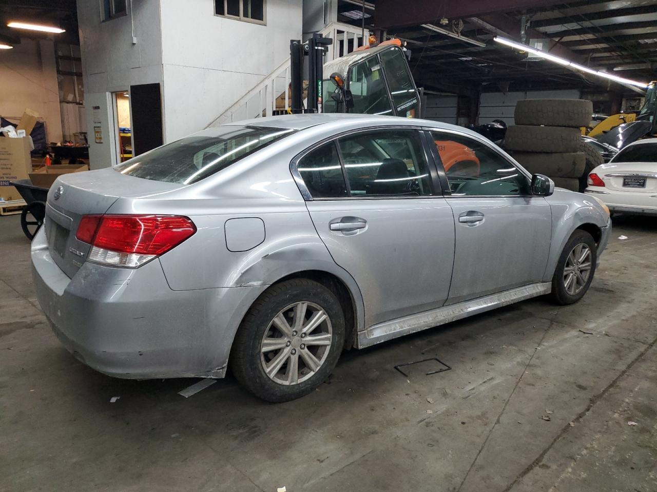 2012 SUBARU LEGACY 2.5 - Image 3