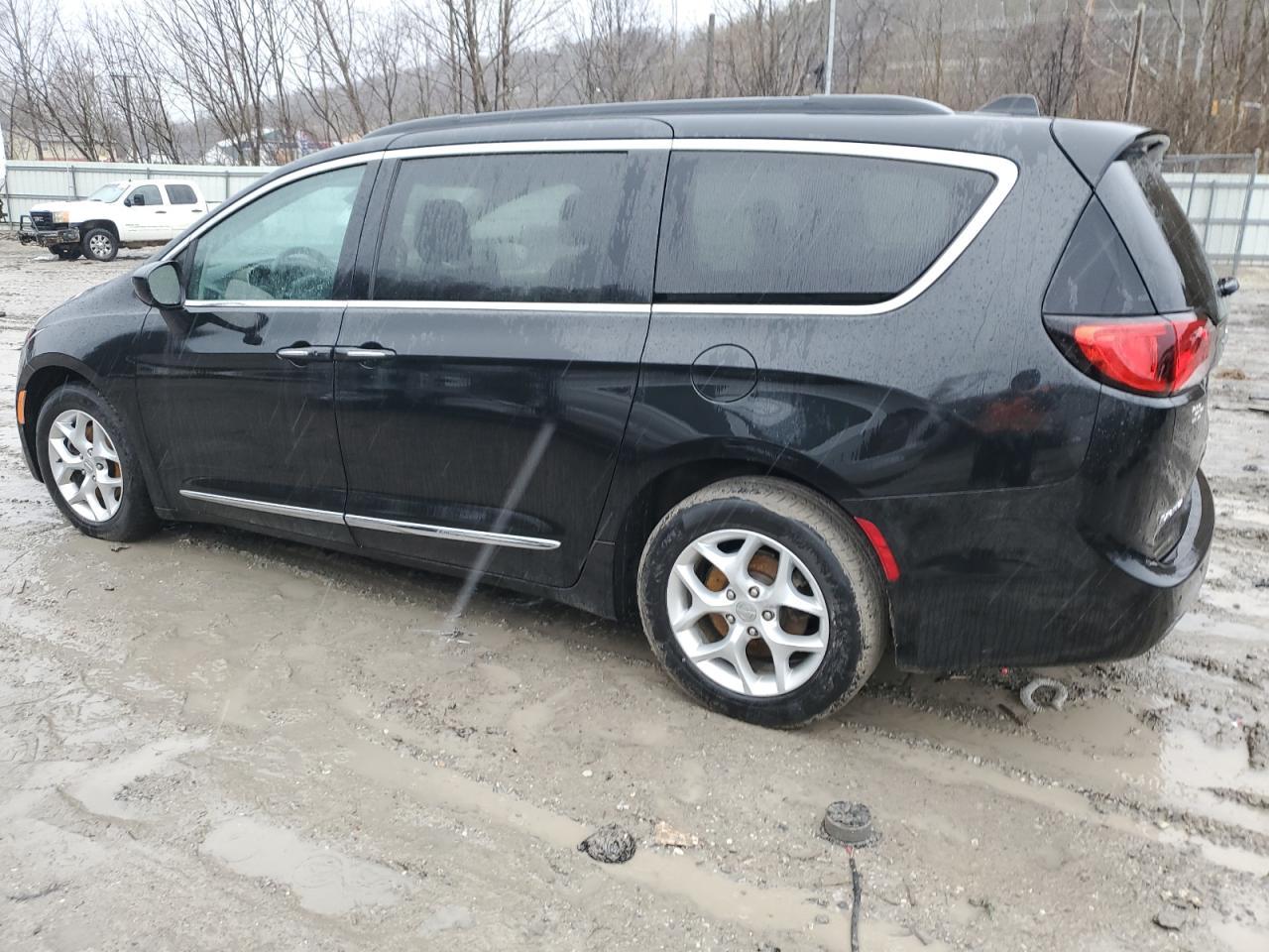 2017 CHRYSLER PACIFICA T - Image 2