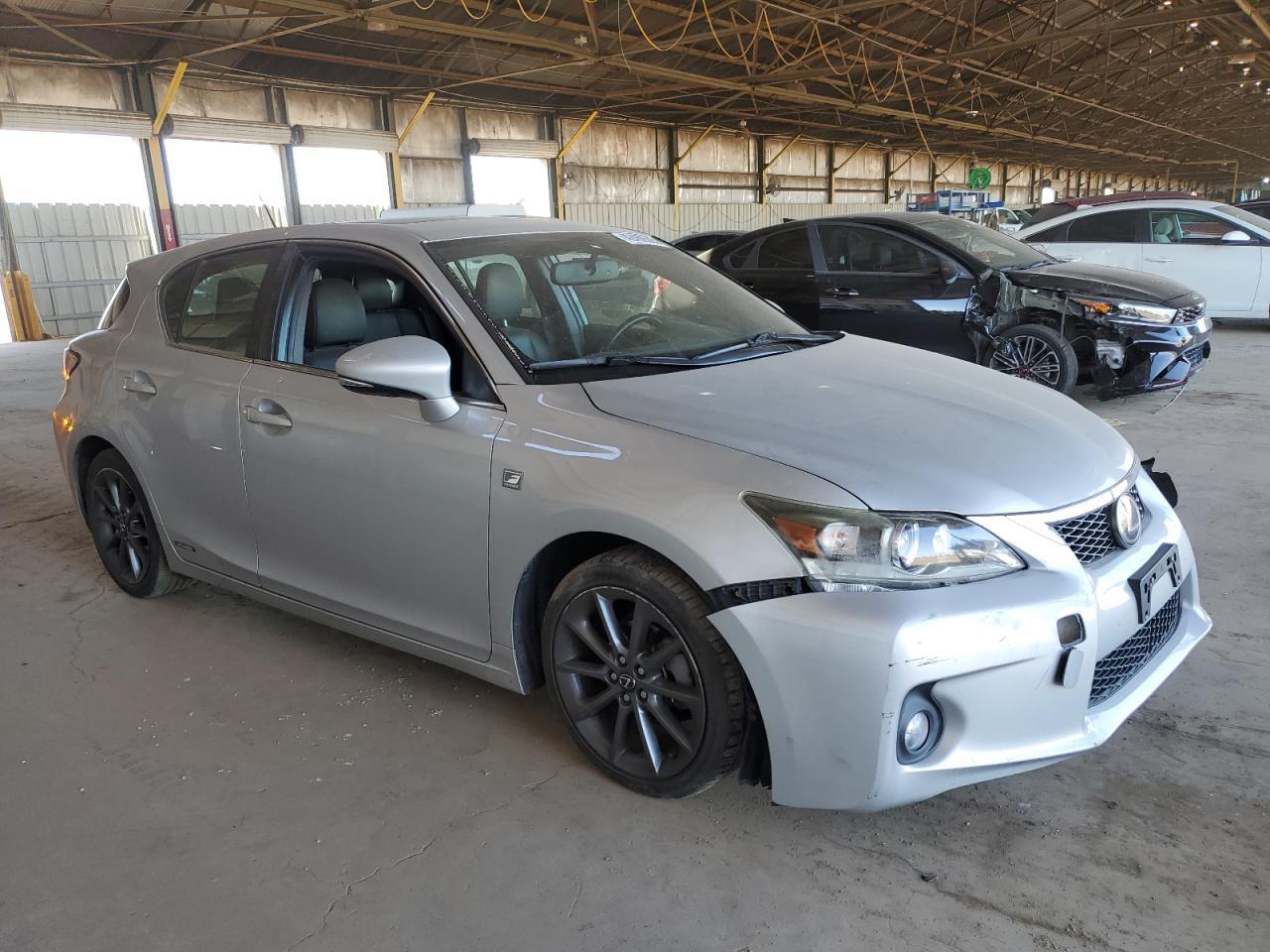 2013 LEXUS CT 200 - Image 4
