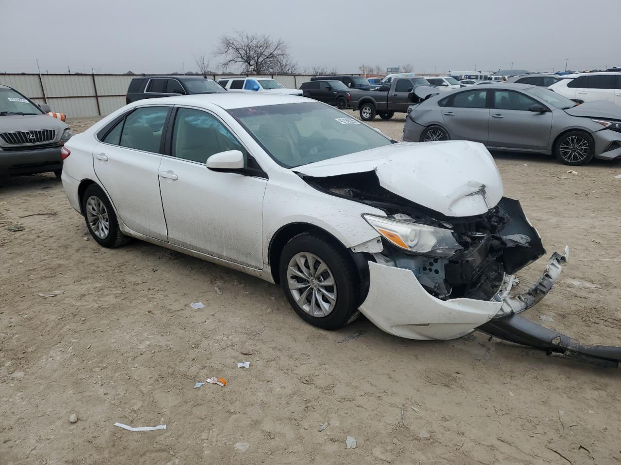 2016 TOYOTA CAMRY LE - Image 4
