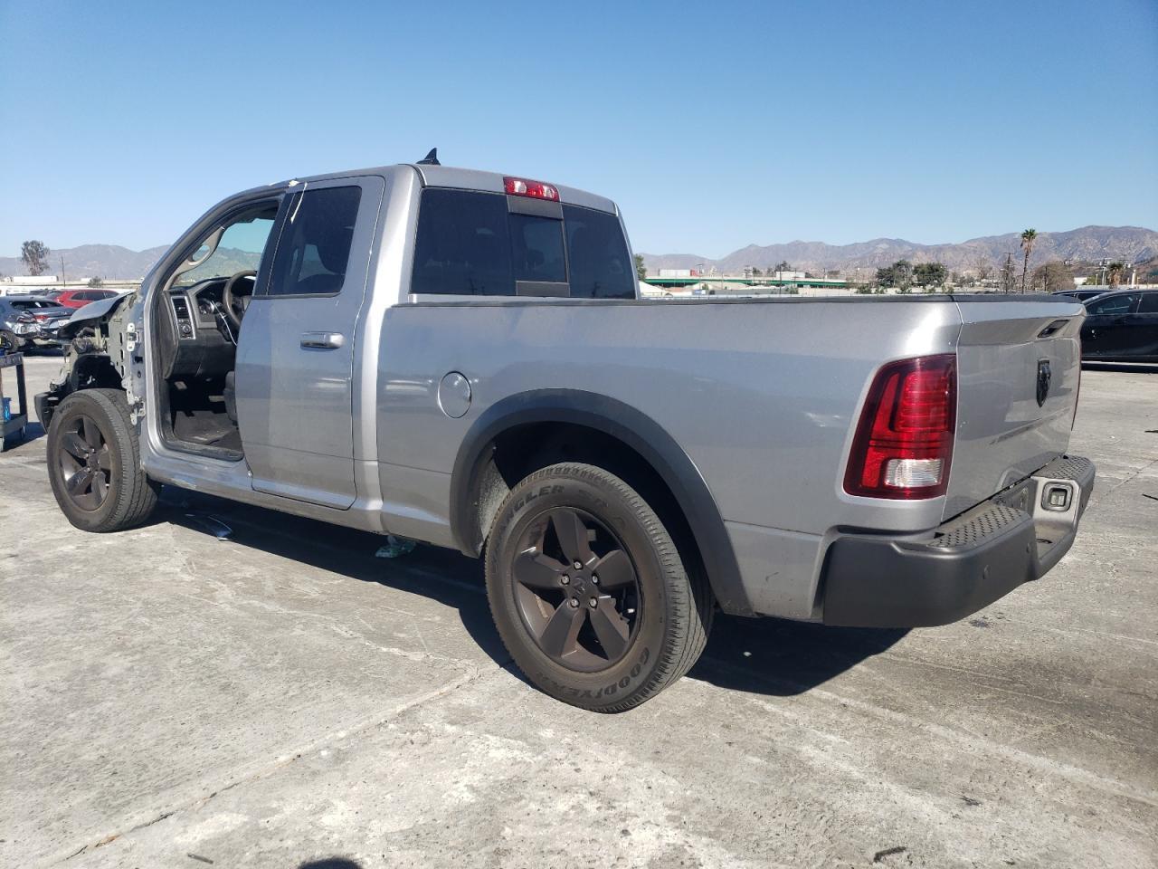 2019 RAM 1500 CLASS - Фото 2