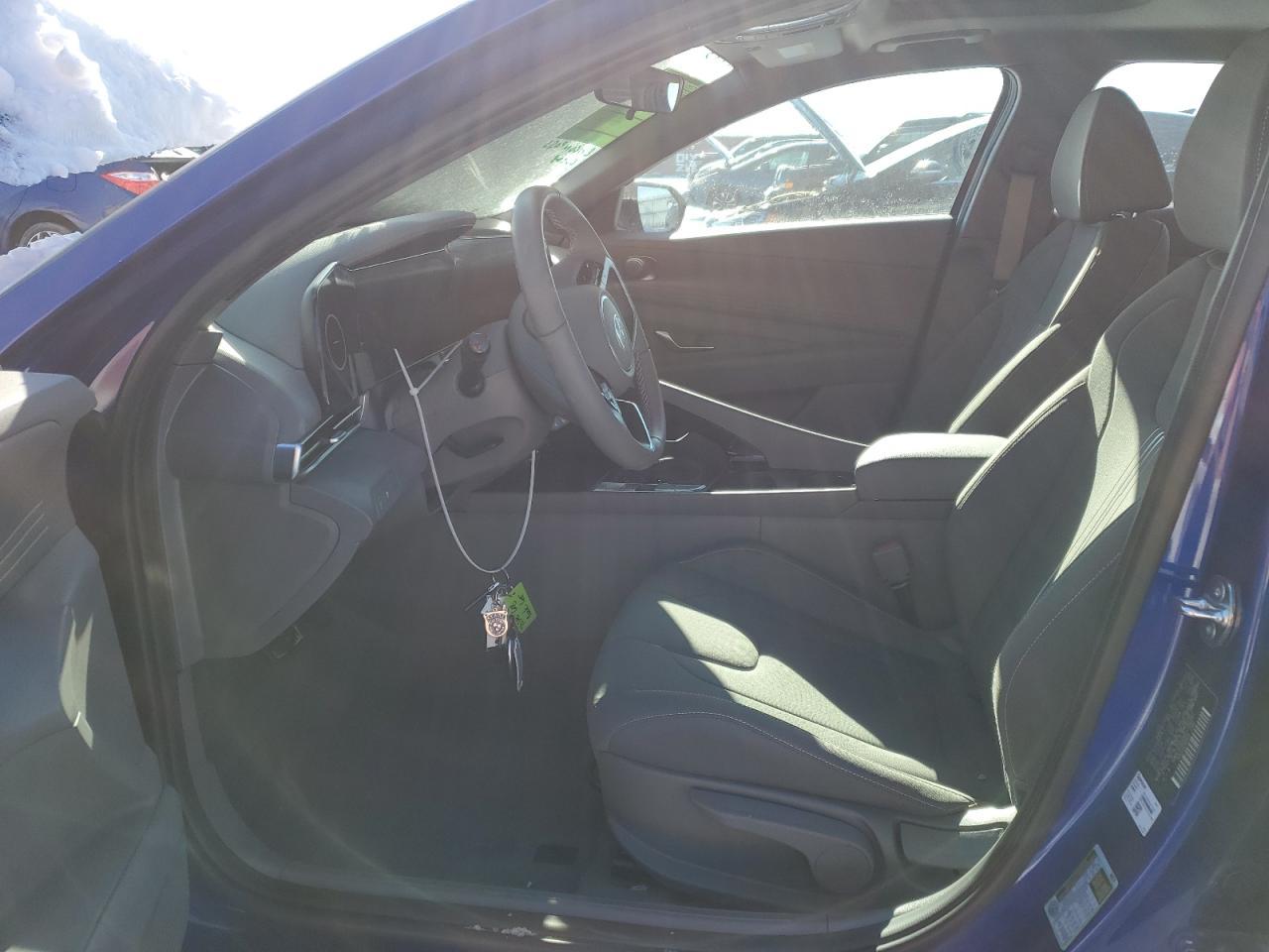 2024 HYUNDAI ELANTRA SE - Фото 7