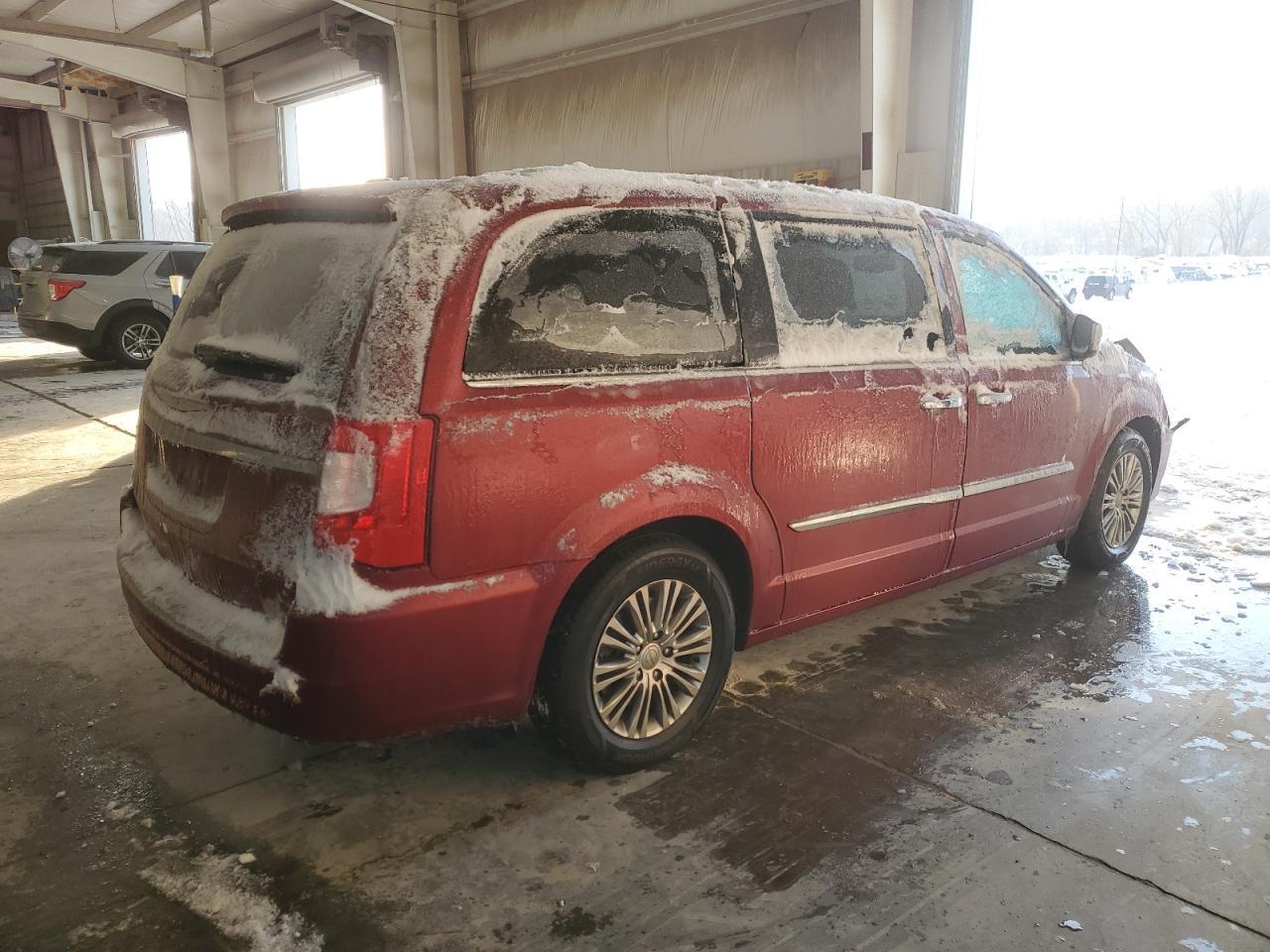 2014 CHRYSLER TOWN & COU - Image 3