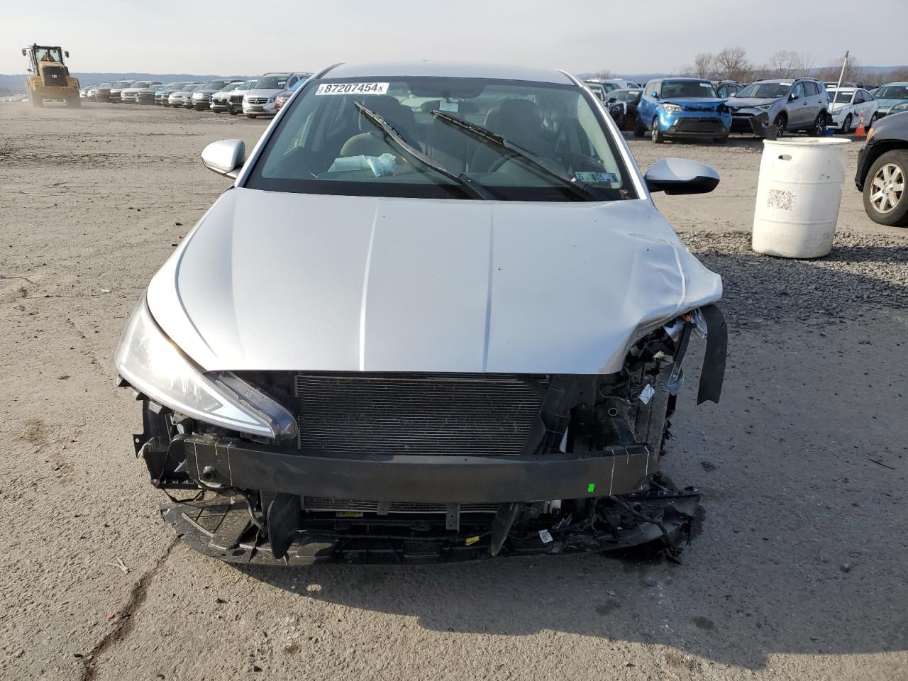 2019 HYUNDAI ELANTRA SE - Фото 5