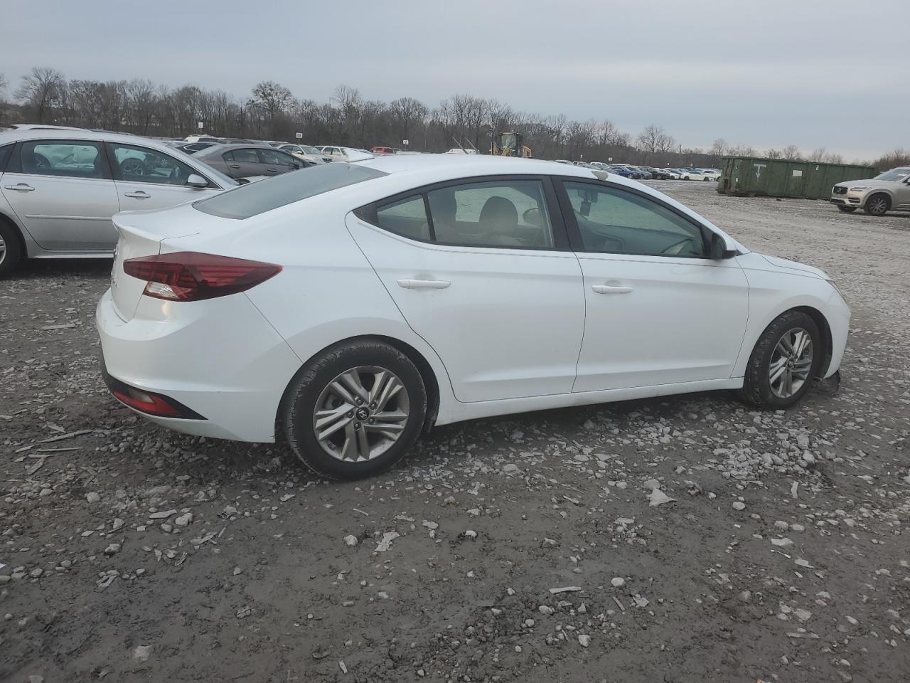 2019 HYUNDAI ELANTRA SE - Фото 3