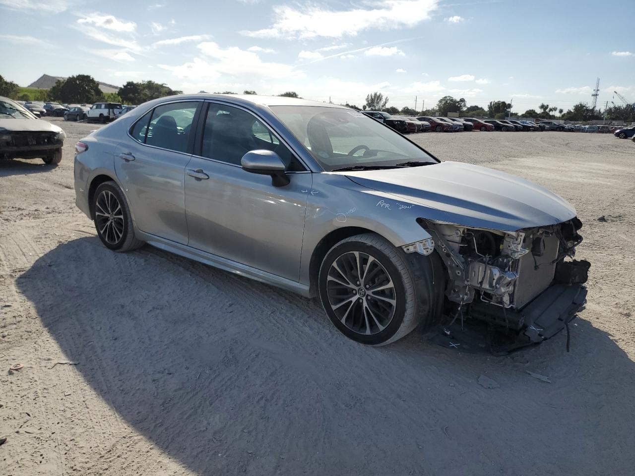 2018 TOYOTA CAMRY L - Фото 4