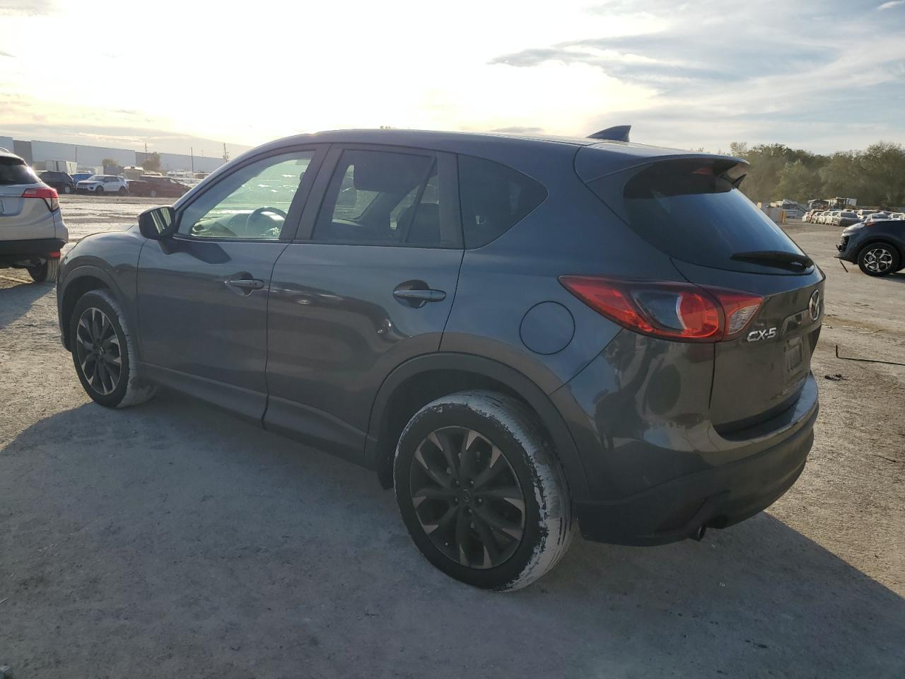 2016 MAZDA CX-5 GT - Image 2