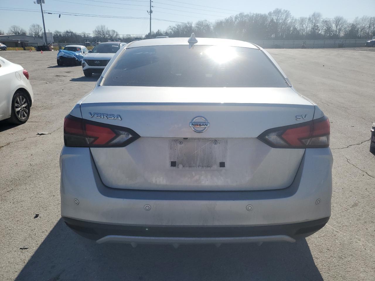 2021 NISSAN VERSA SV - Фото 6