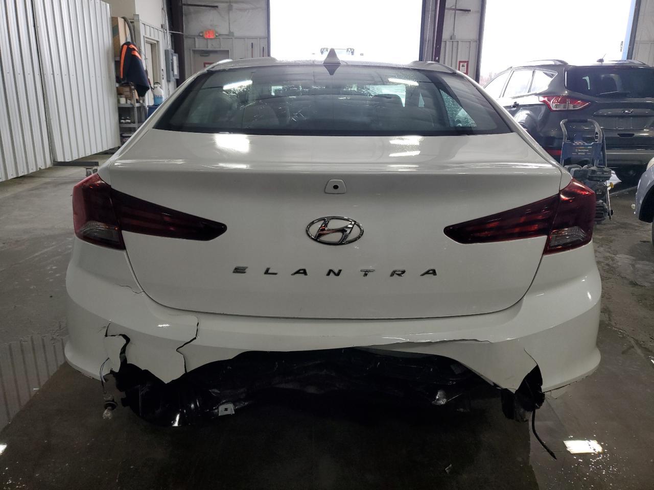 2019 HYUNDAI ELANTRA SE - Фото 6