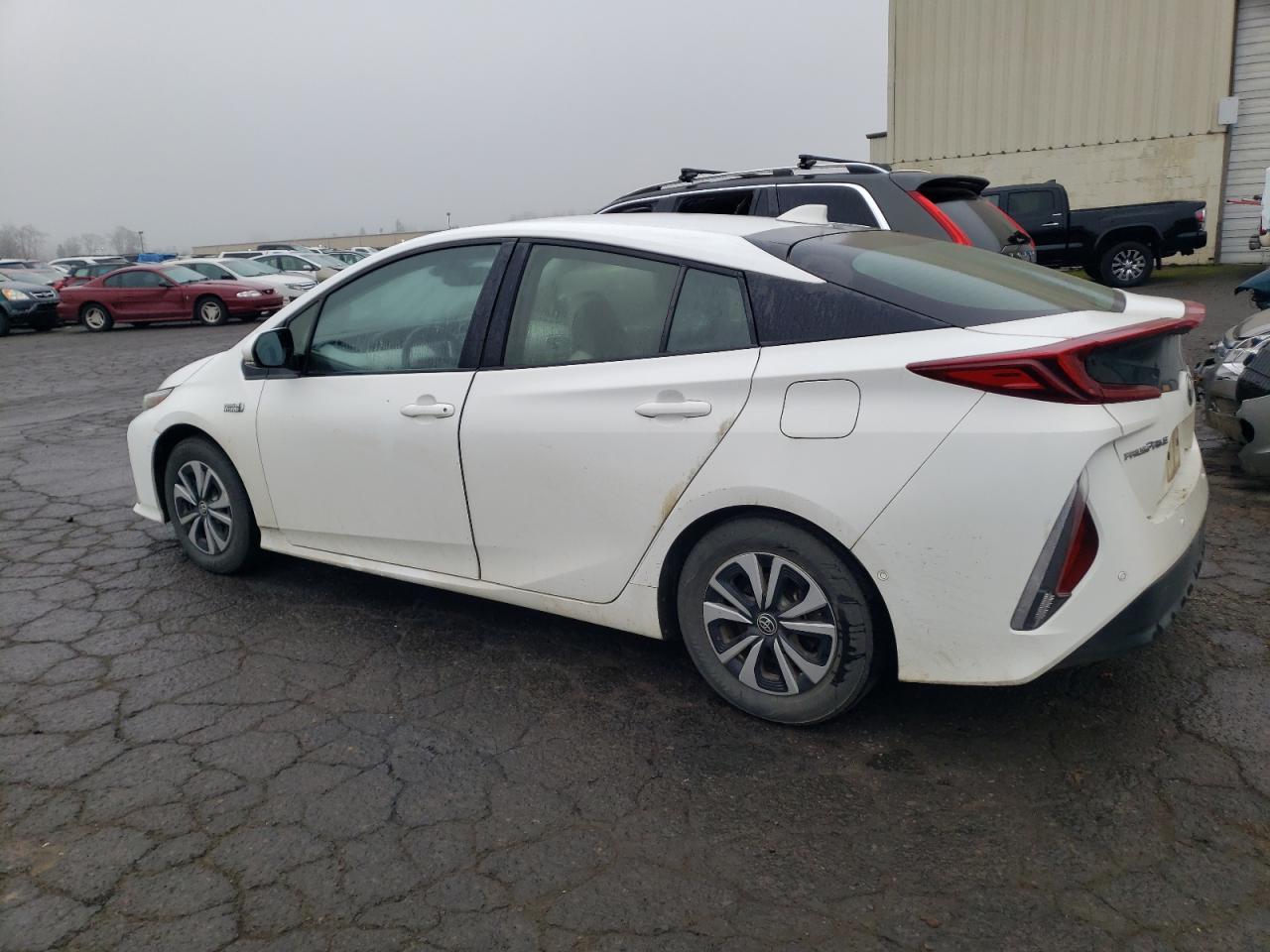 2018 TOYOTA PRIUS PRIM - Image 2