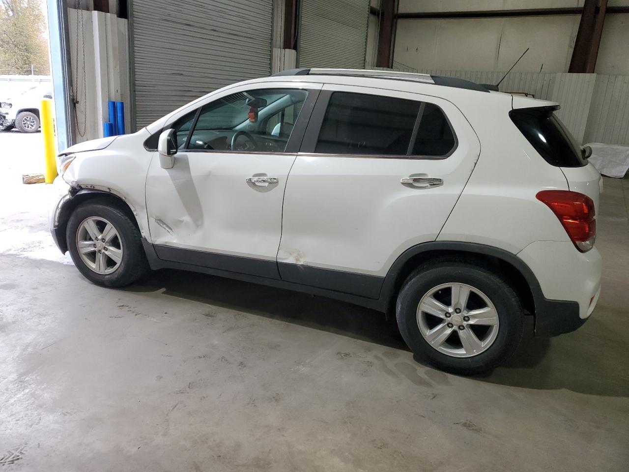 2018 CHEVROLET TRAX 1LT - Фото 2