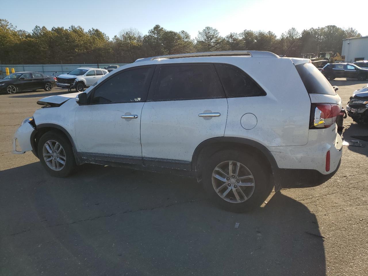2015 KIA SORENTO LX - Image 2