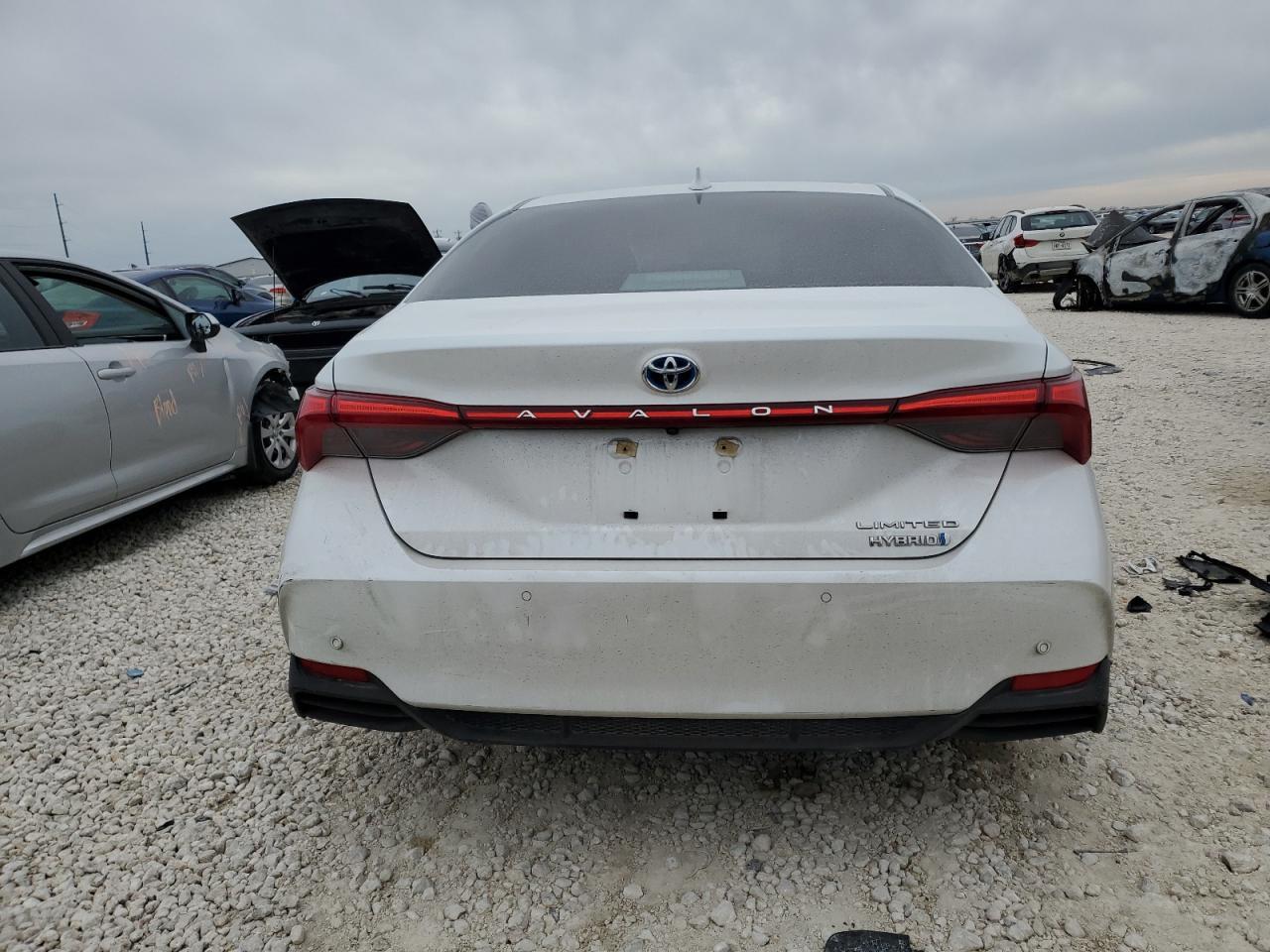2019 TOYOTA AVALON XLE - Image 6