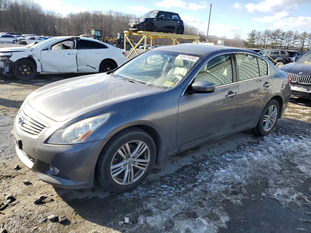2011 INFINITI G37