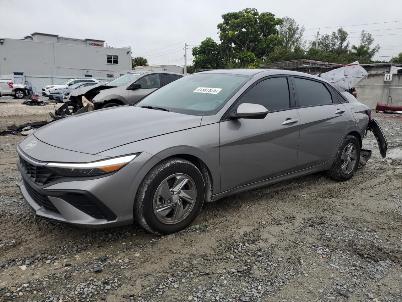 2024 HYUNDAI ELANTRA SE