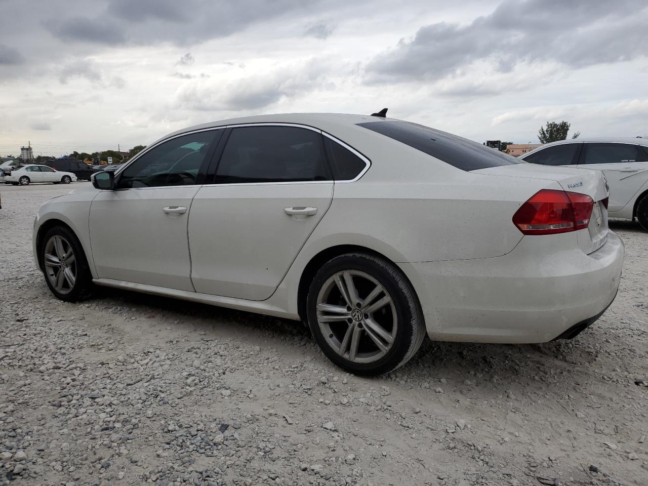 2014 VOLKSWAGEN PASSAT SE - Фото 2