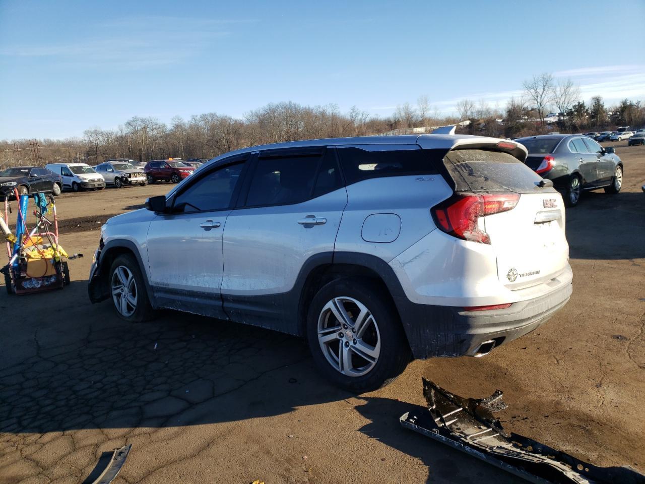 2018 GMC TERRAIN SL - Image 2