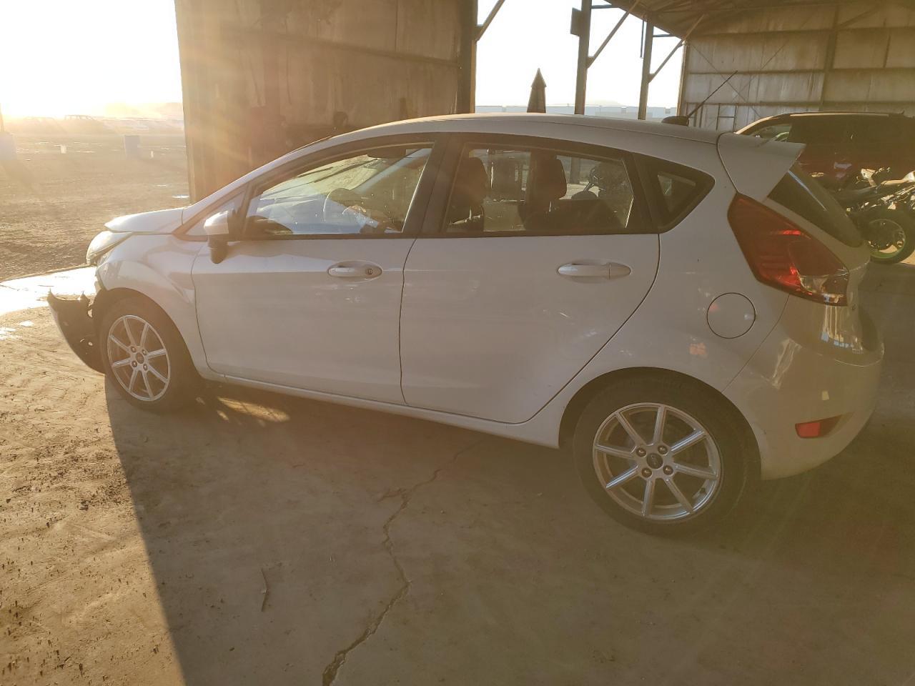 2019 FORD FIESTA SE - Image 2