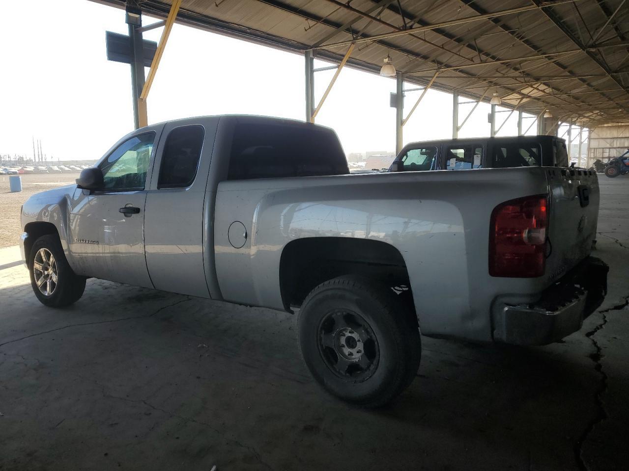 2013 CHEVROLET SILVERADO - Image 2